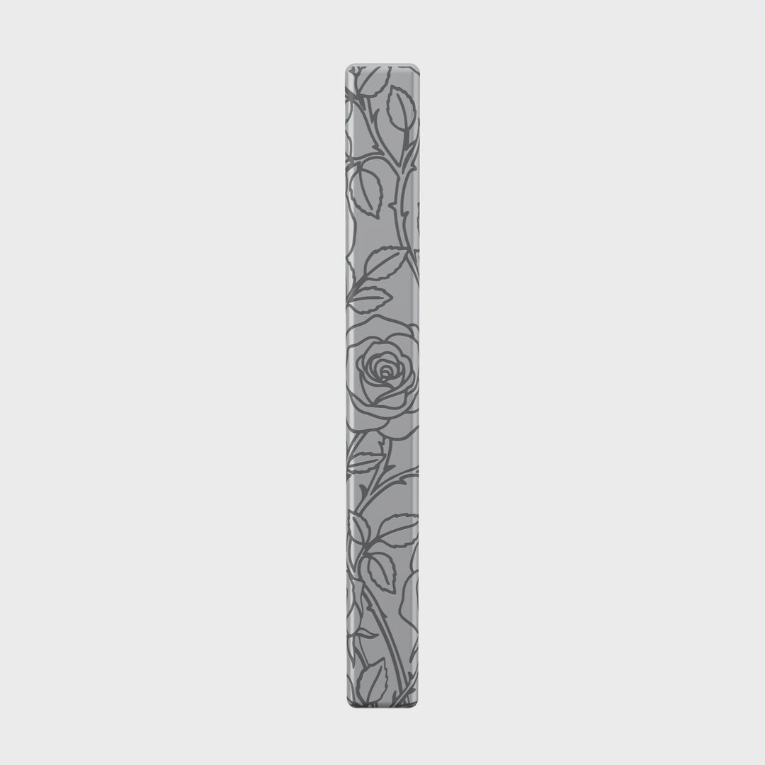 June Rose necklace in stainless steel, 360 rotation video