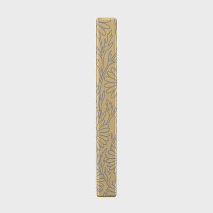 April Daisy necklace in 14K gold plated, 360 rotation video